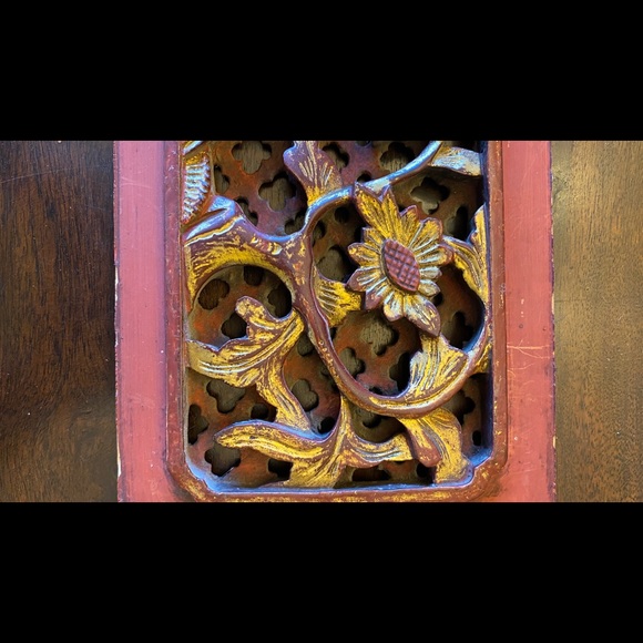 ANTIQUE ORIENTAL HAND CARVED RED And GOLD WALL PLAQUES - Picture 8 of 14